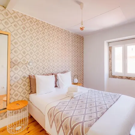 Akicity Mouraria Foliage