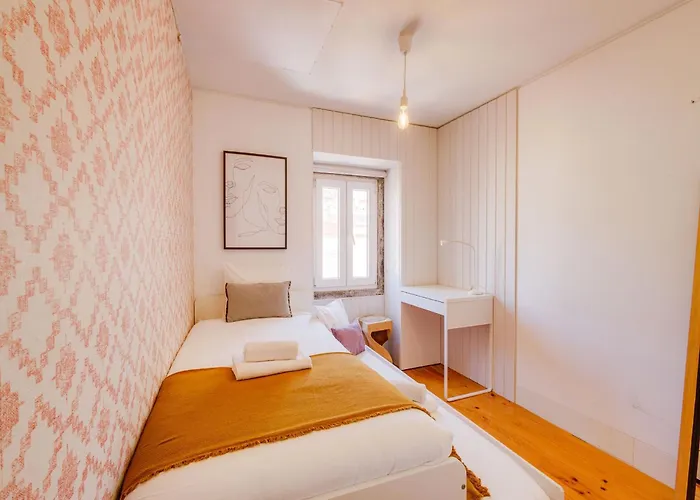 Akicity Mouraria Foliage Lizbona